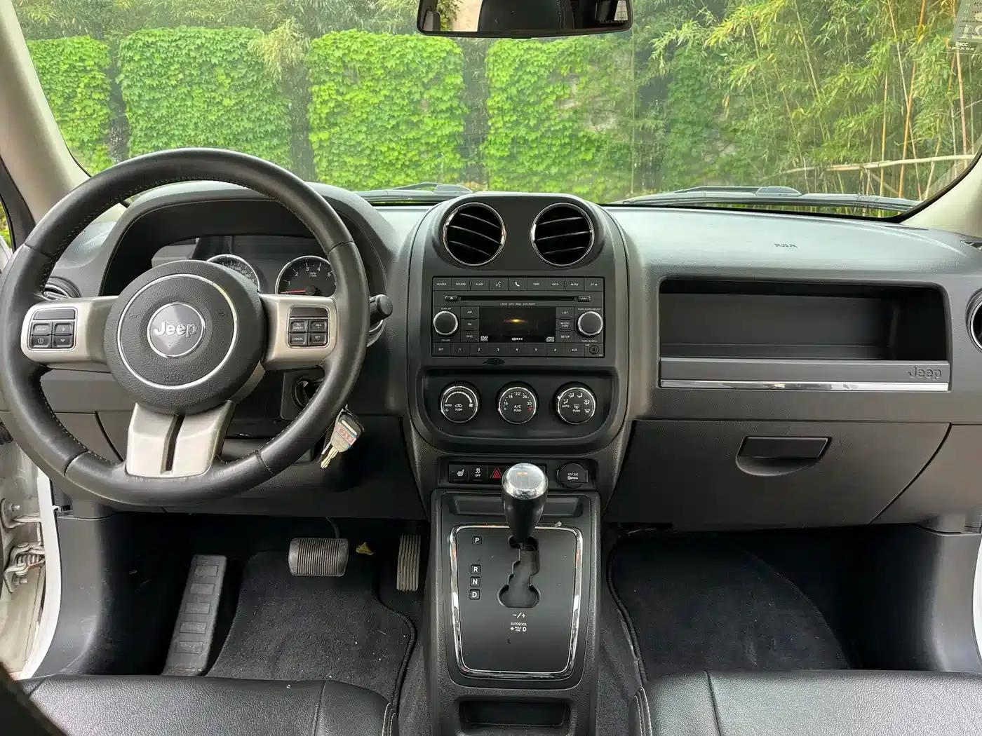 2014 Jeep Patriot 2.4L Serpentine Limited Edition — миниатюра 8