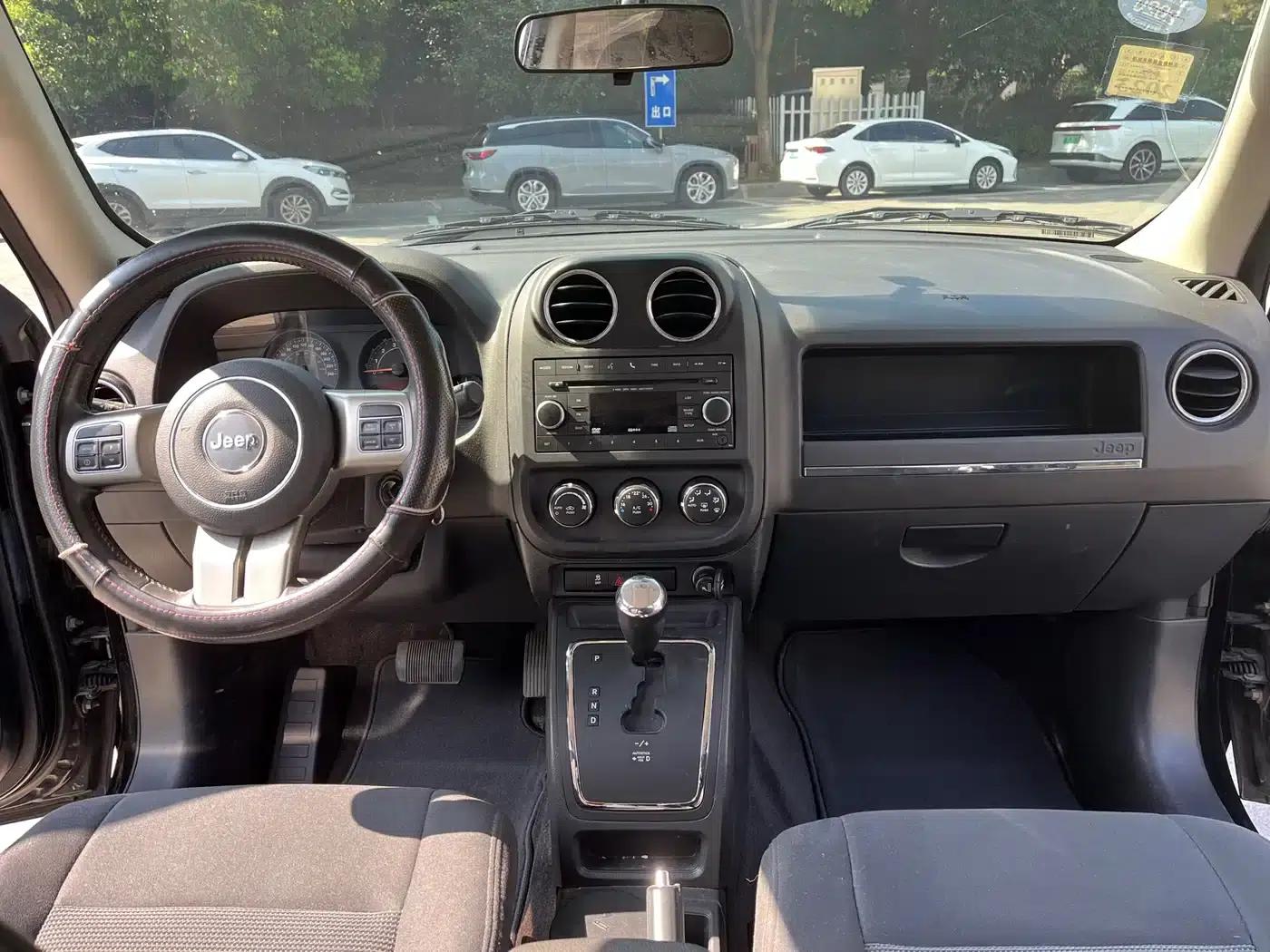 2014 Jeep Compass 2.4L Sport Edition — миниатюра 15