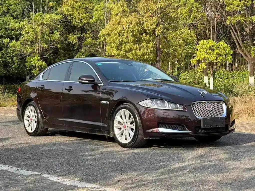 2014 Jaguar XF 2.0T Luxury Edition — миниатюра 1