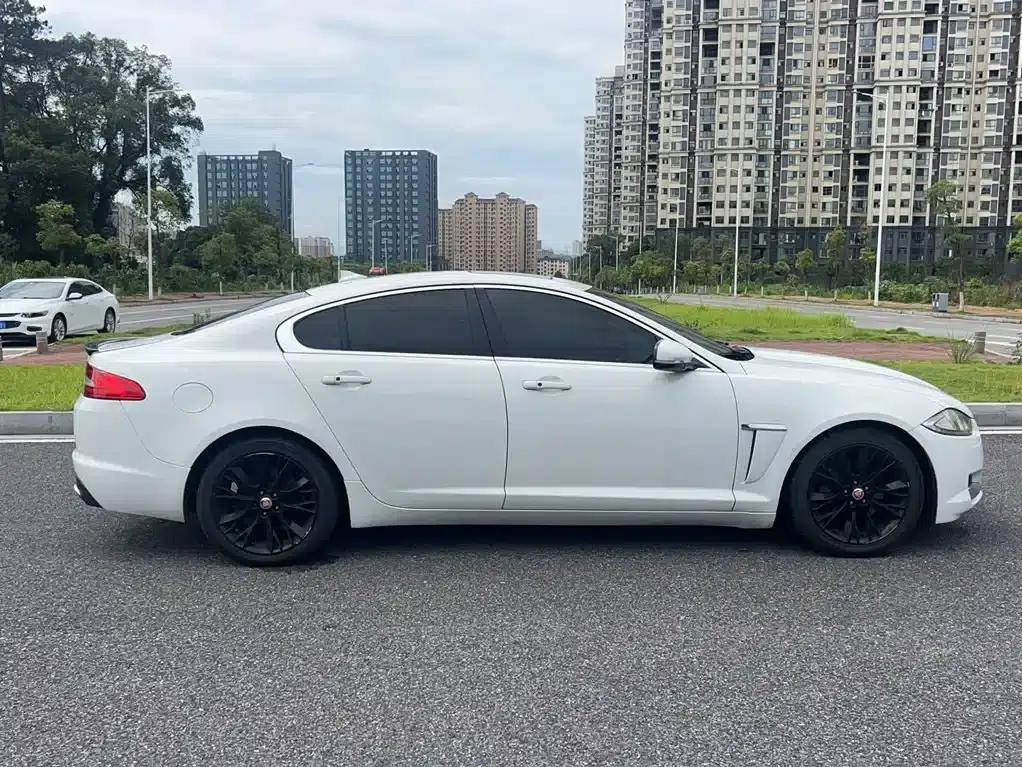 2014 Jaguar XF 2.0T Luxury Edition — миниатюра 22