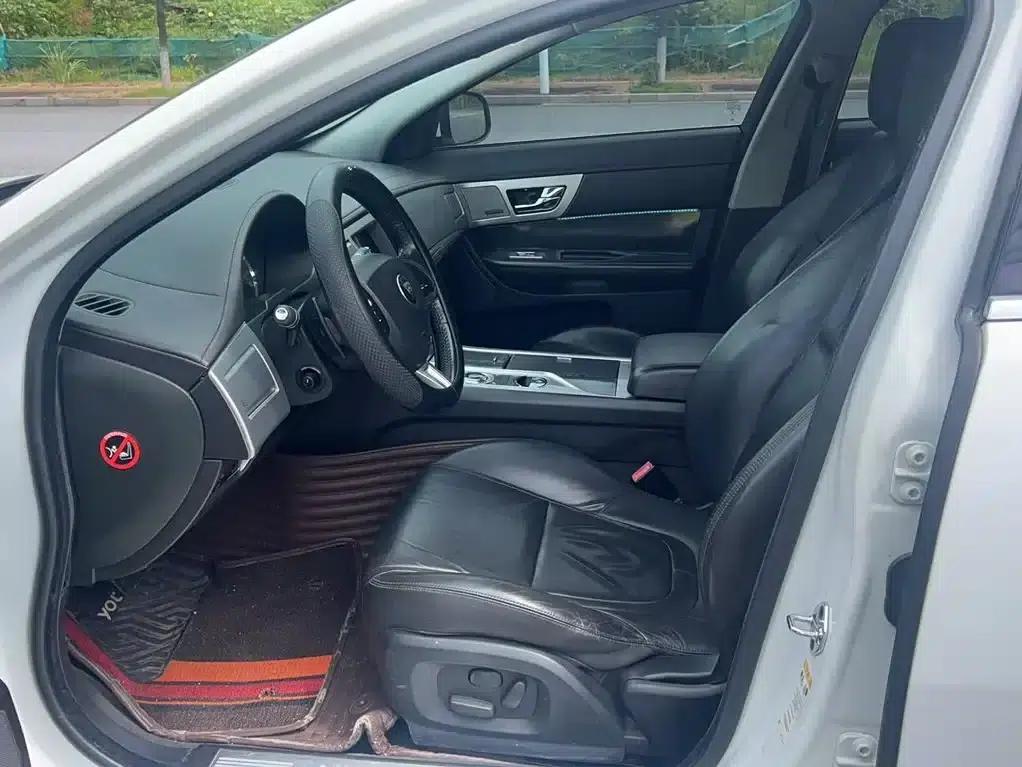 2014 Jaguar XF 2.0T Luxury Edition — миниатюра 4