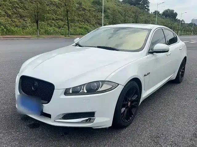 2014 Jaguar XF 2.0T Luxury Edition
