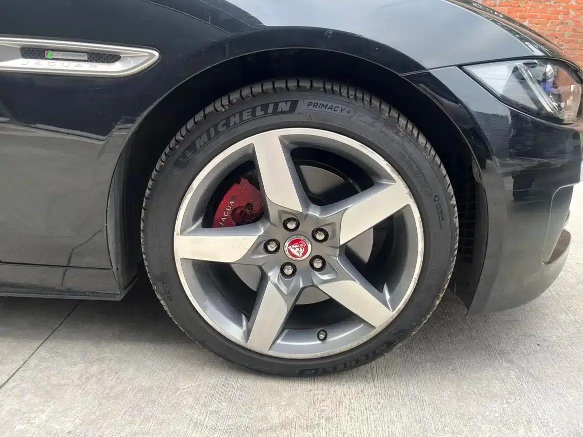 Jaguar XE 2018 2.0T 200PS 2WD R-Sport — миниатюра 11
