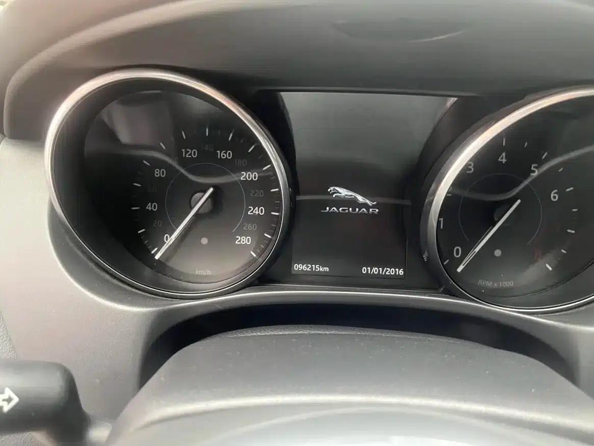 Jaguar XE 2018 2.0T 200PS 2WD R-Sport — миниатюра 5