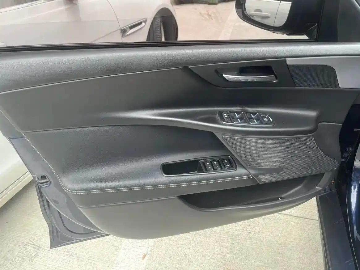 Jaguar XE 2018 2.0T 200PS 2WD R-Sport — миниатюра 7
