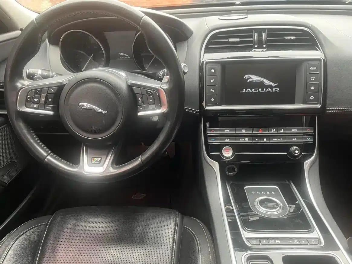 Jaguar XE 2018 2.0T 200PS 2WD R-Sport — миниатюра 10