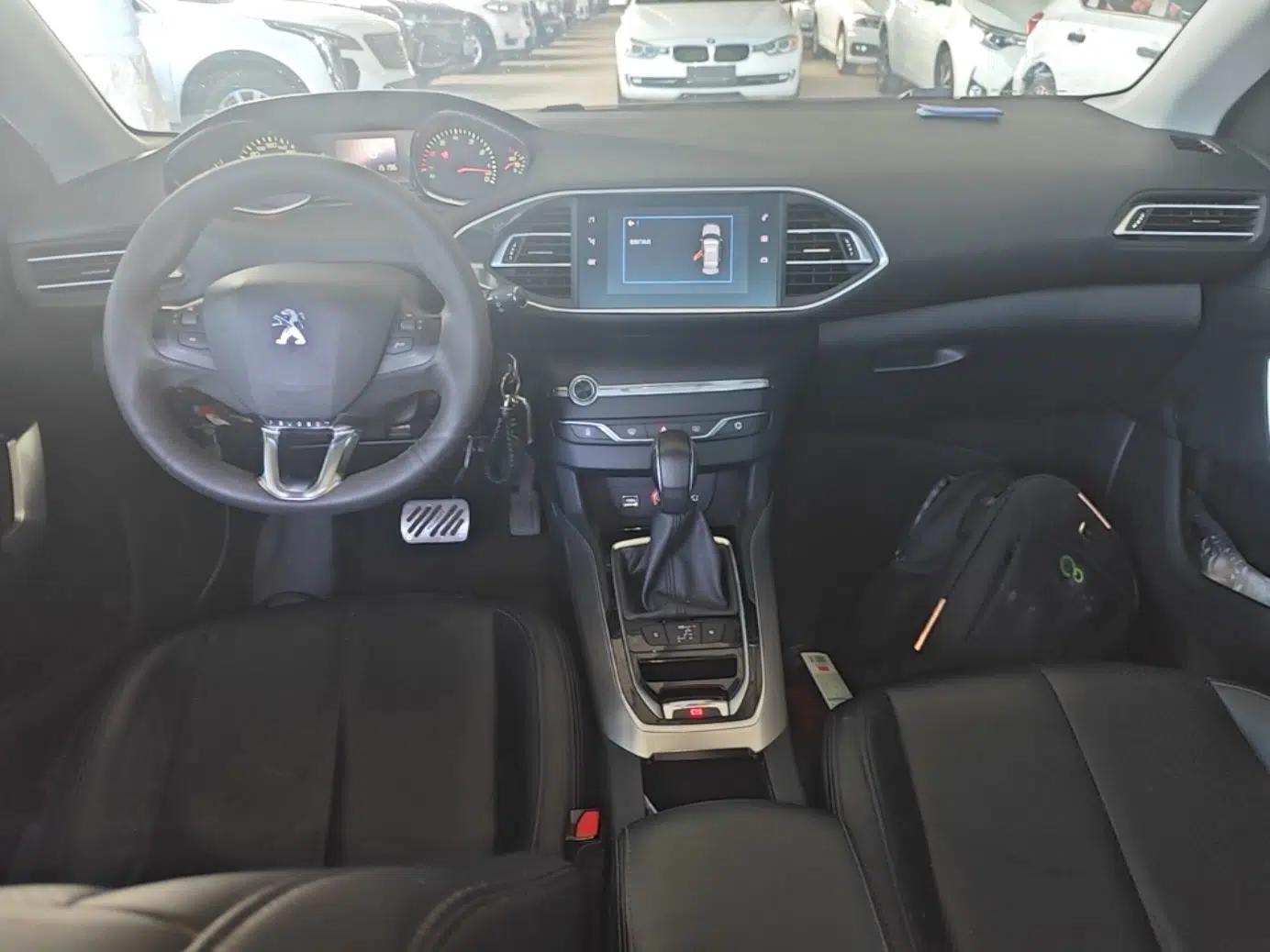 Peugeot 308S 2015 1.6T Automatic Jingchi Edition — миниатюра 12