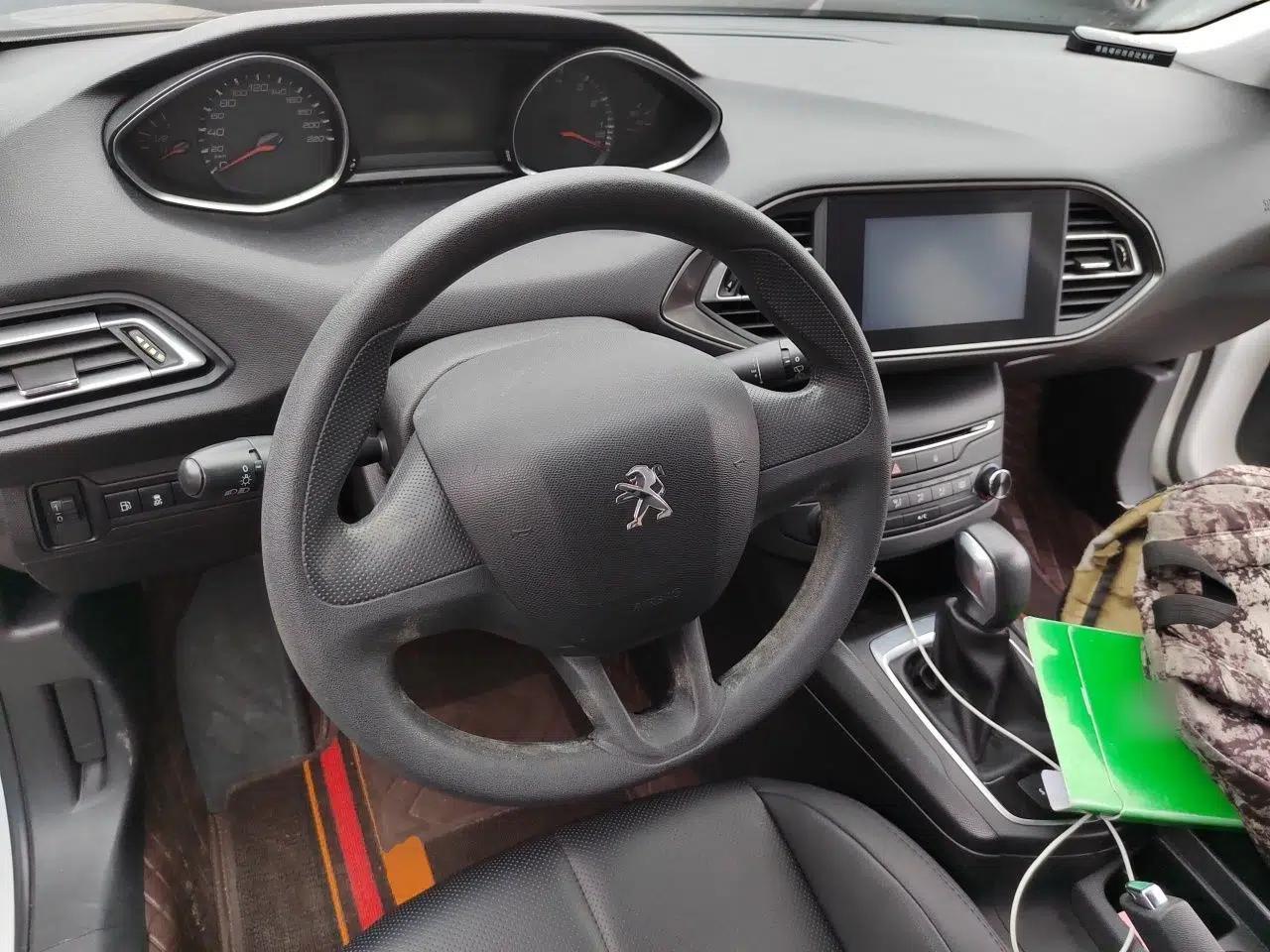 Peugeot 308S 2015 1.2T Automatic Shangchi Edition — миниатюра 10