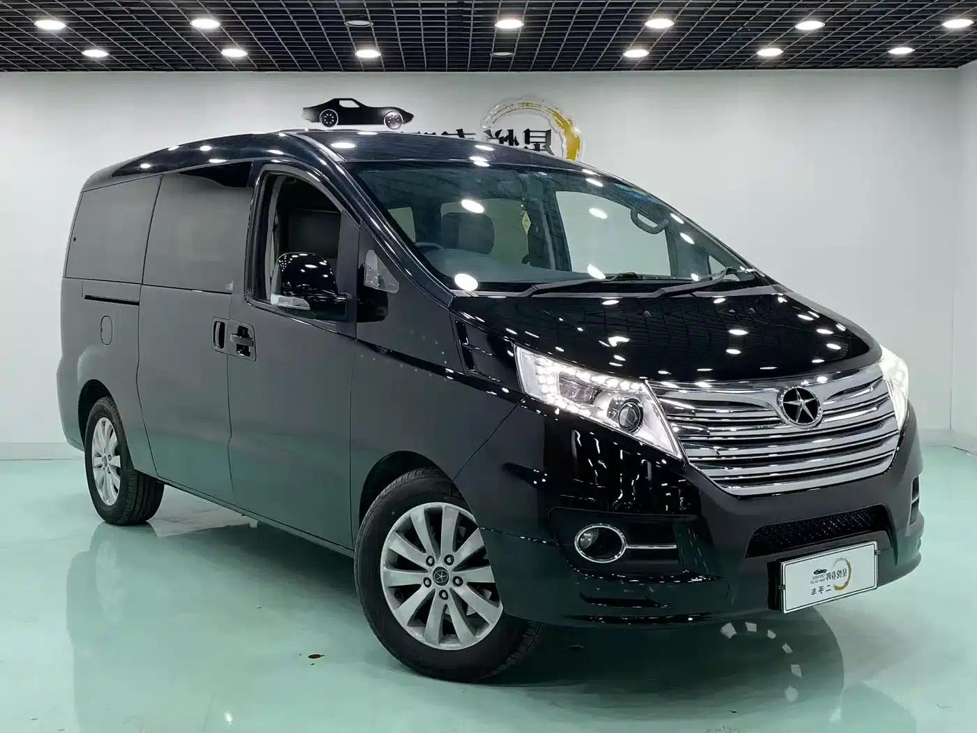 Refine M5 2014 2.0T Gasoline Automatic Business Edition — миниатюра 3
