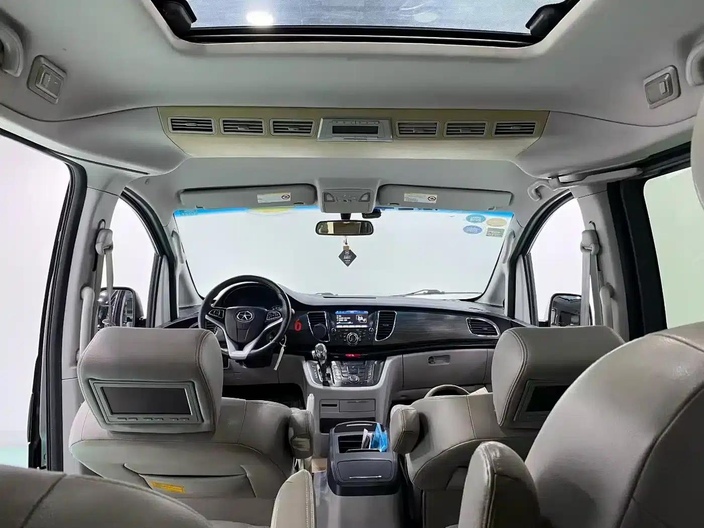 Refine M5 2014 2.0T Gasoline Automatic Business Edition — миниатюра 6