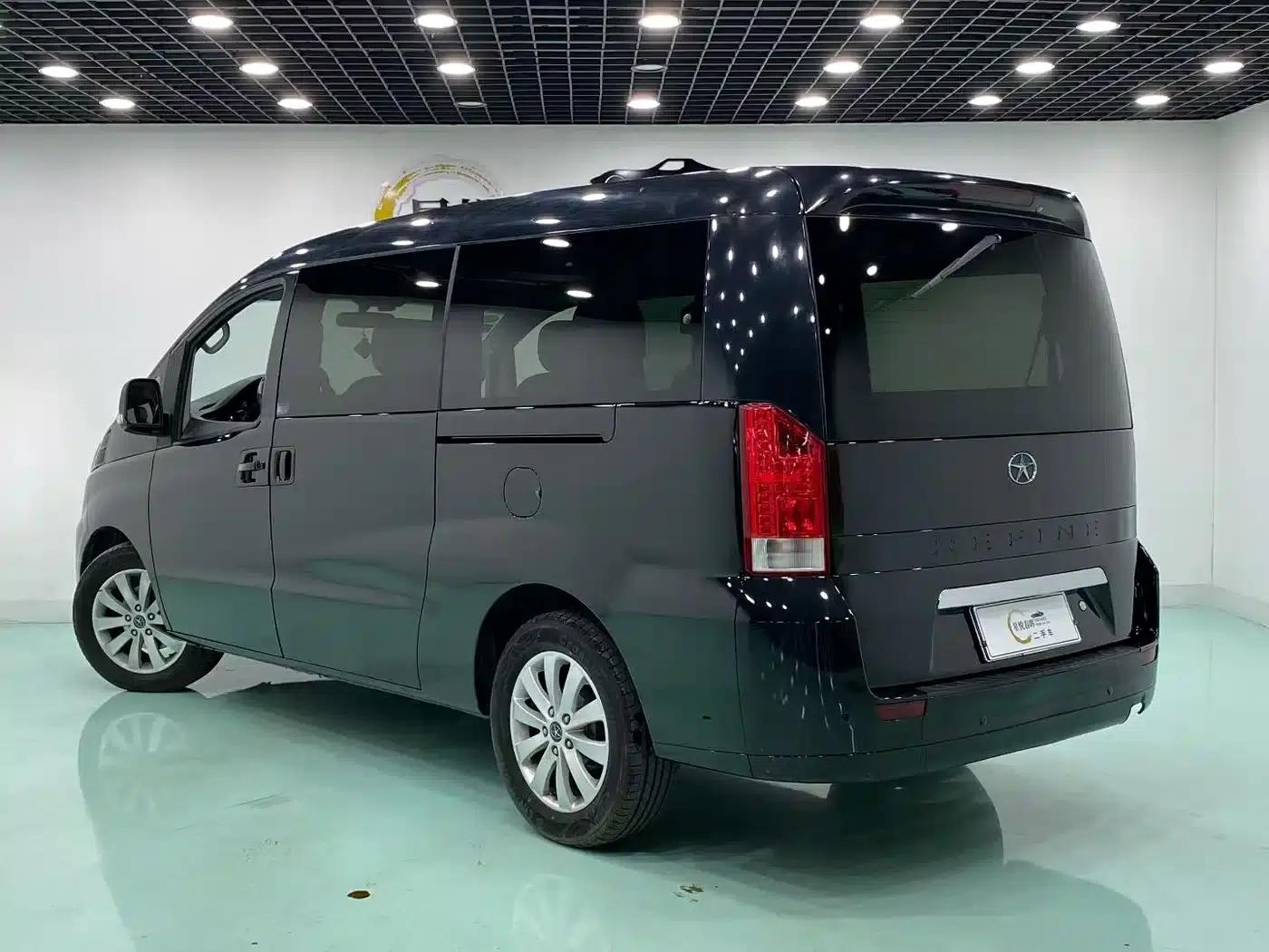 Refine M5 2014 2.0T Gasoline Automatic Business Edition — миниатюра 7