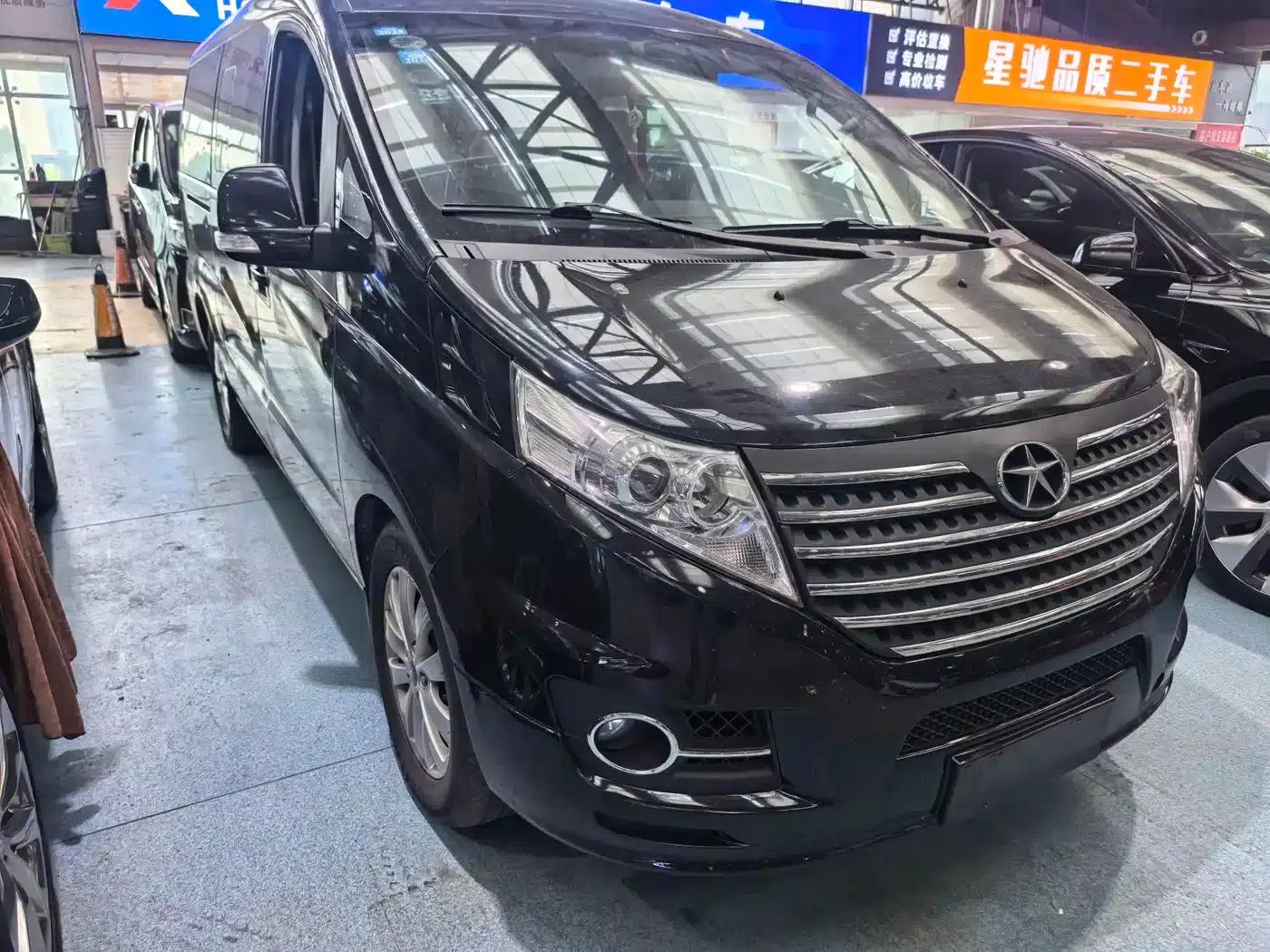 Refine M5 2016 2.0T Gasoline Automatic Business Edition — миниатюра 2