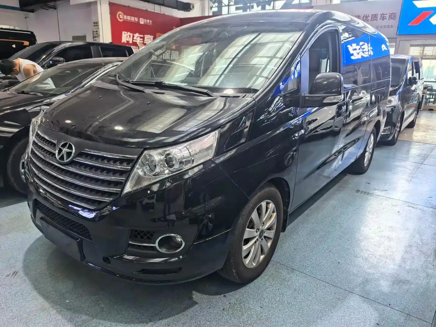 Refine M5 2016 2.0T Gasoline Automatic Business Edition — миниатюра 3