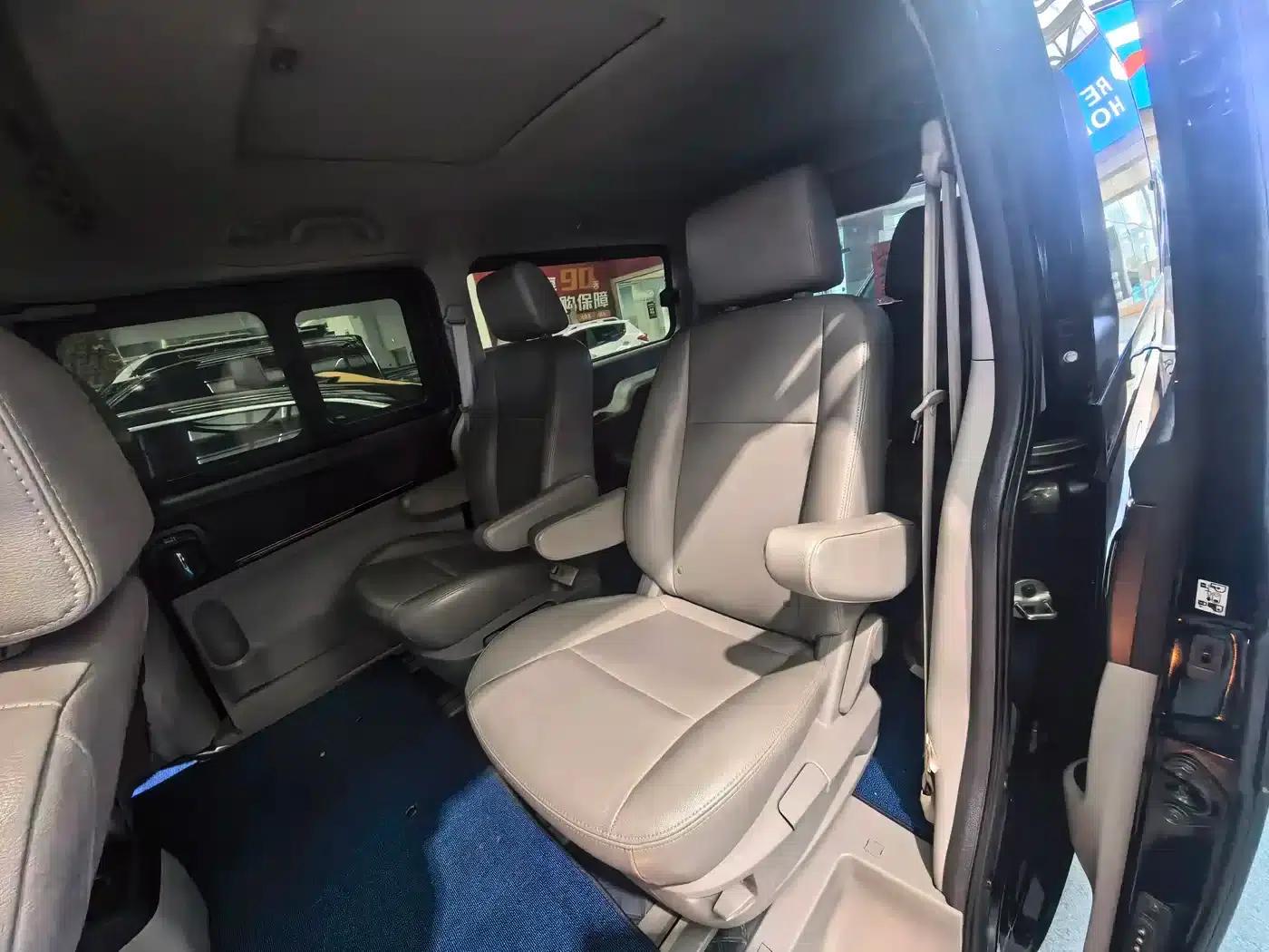 Refine M5 2016 2.0T Gasoline Automatic Business Edition — миниатюра 4