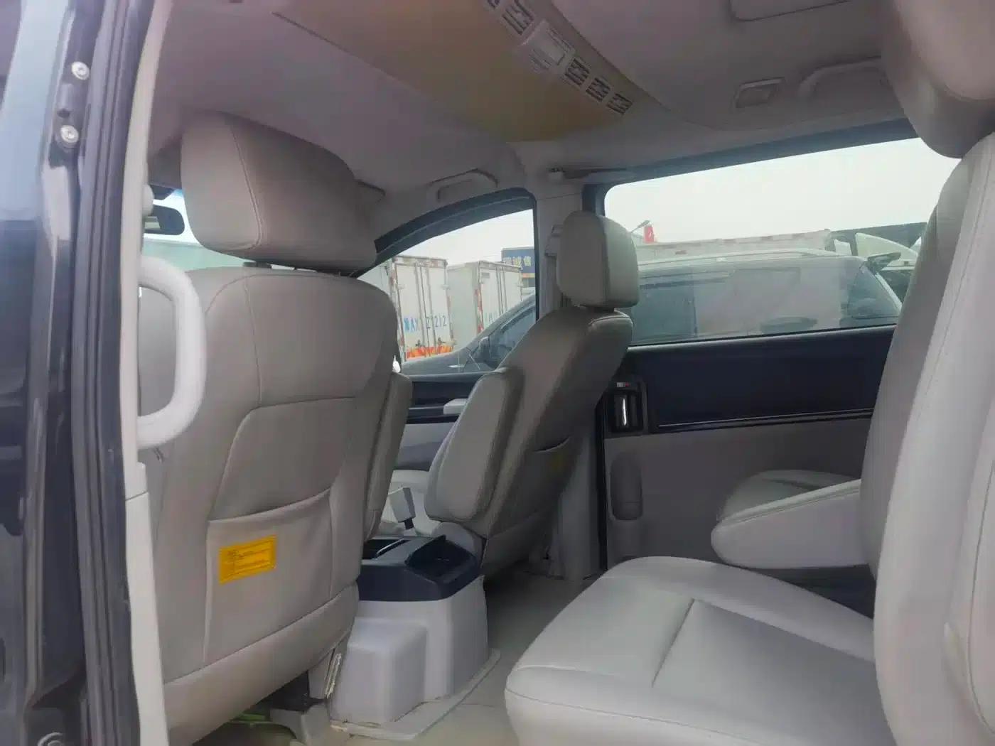 Refine M5 2013 2.0T Gasoline Manual Business Edition — миниатюра 6