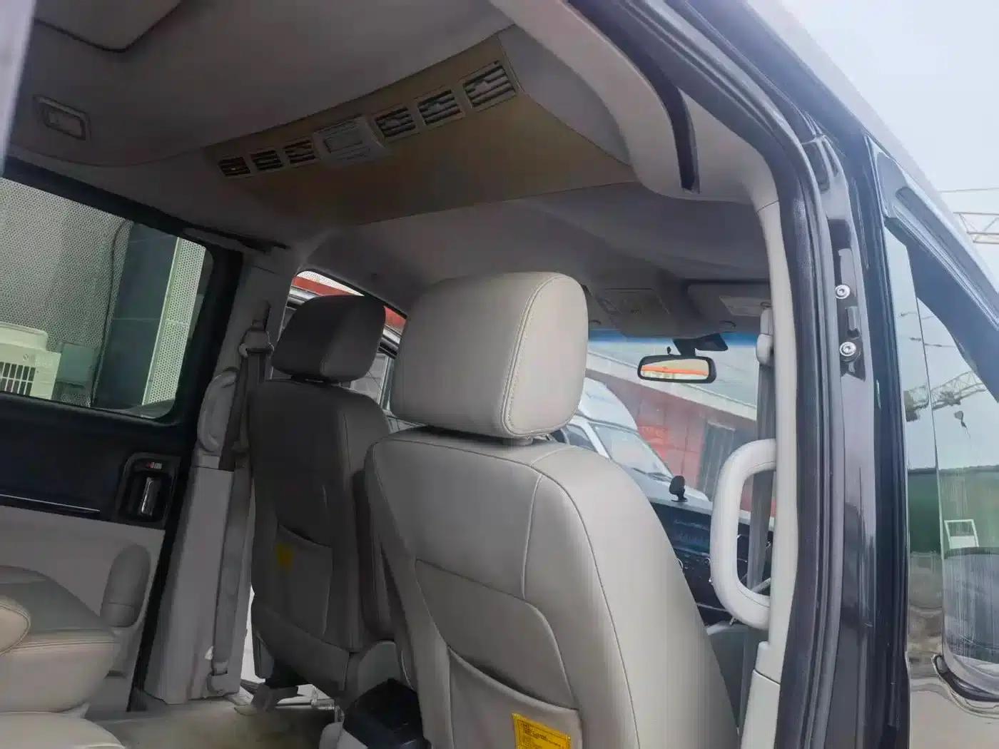 Refine M5 2013 2.0T Gasoline Manual Business Edition — миниатюра 9