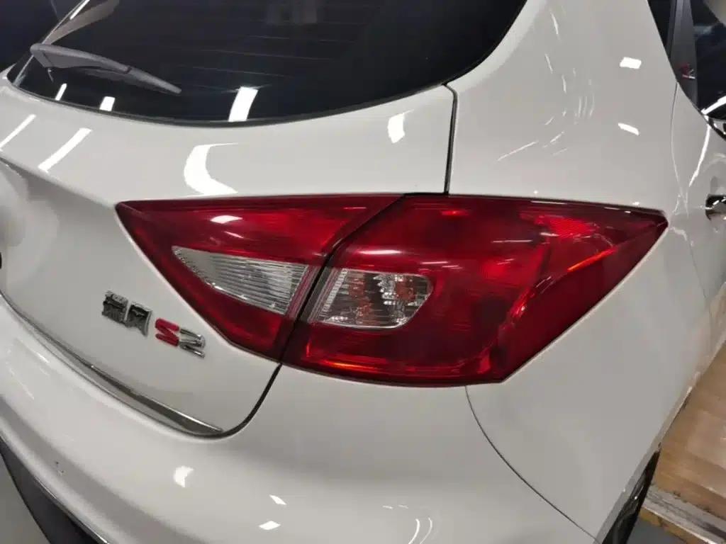 Refine S2 2015 1.5L Manual Deluxe Edition — миниатюра 8