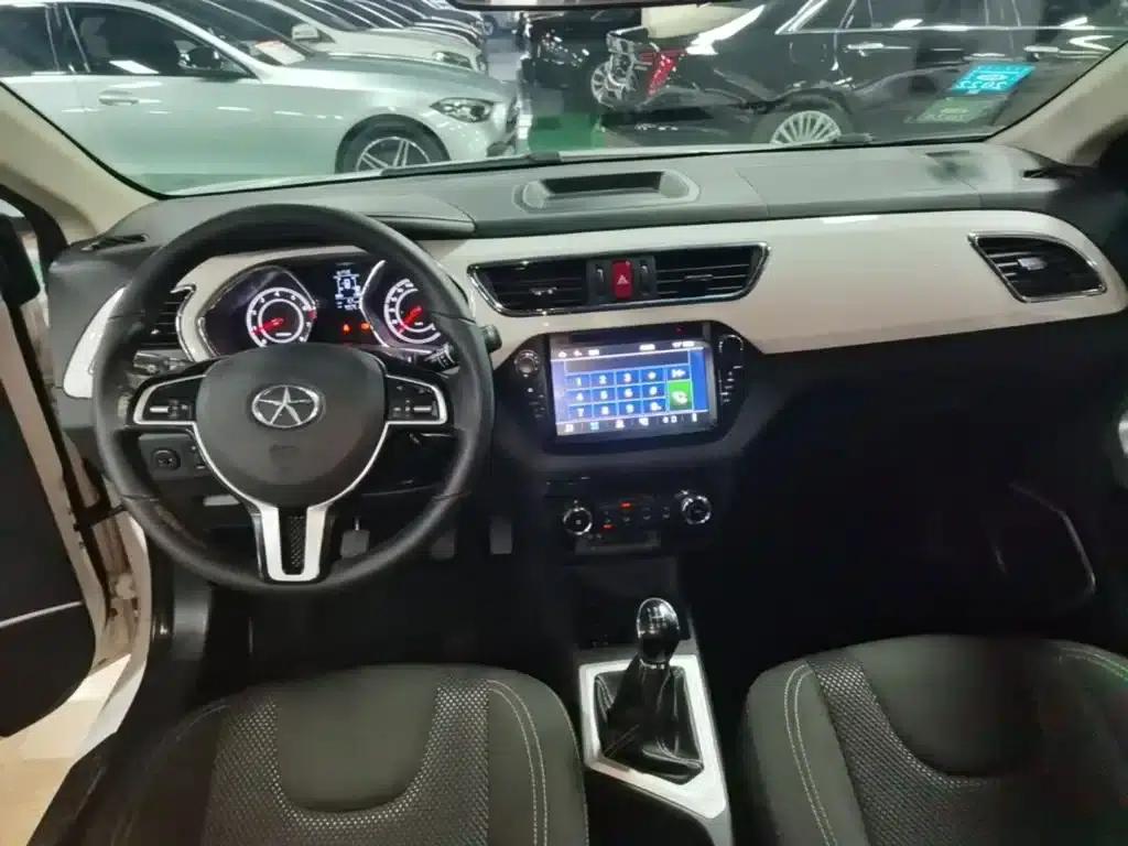 Refine S2 2015 1.5L Manual Deluxe Edition — миниатюра 10