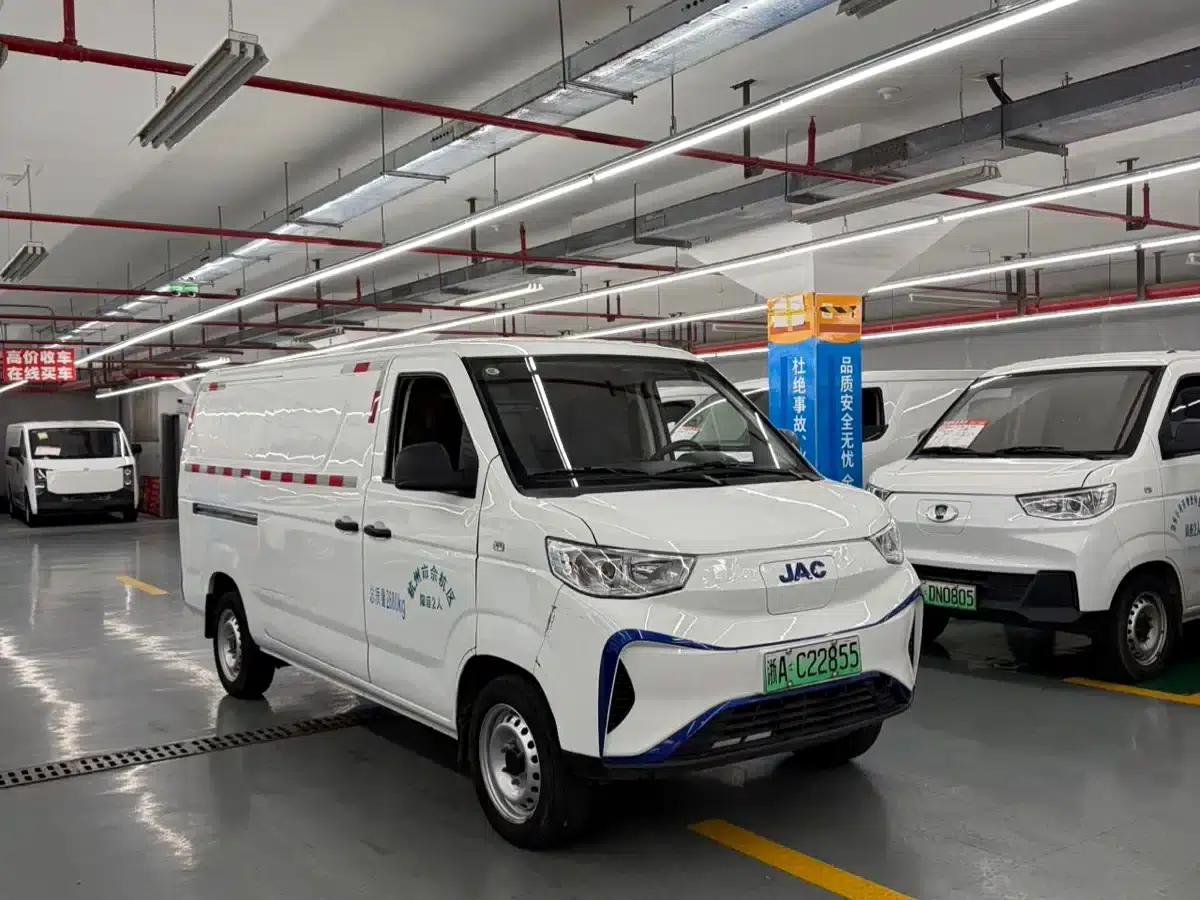 Blue Cat 2024 M1 Guoxuan High-Tech 38.7kWh Star Edition — миниатюра 3