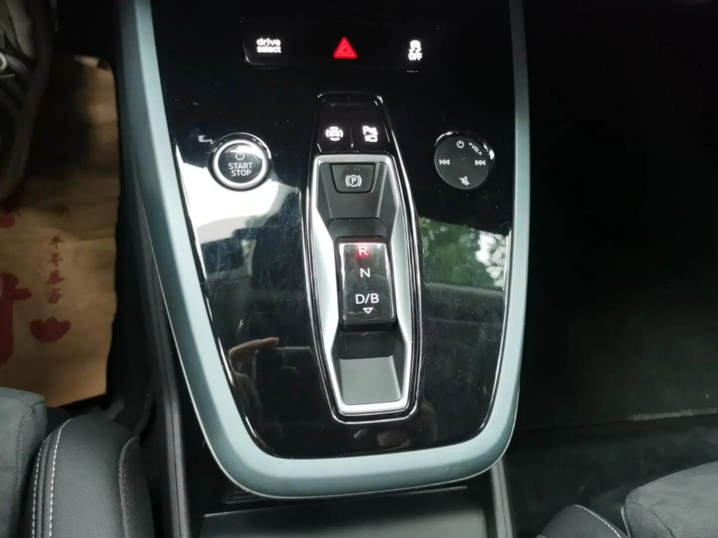 Audi Q5 e-tron 2022 40 e-tron Starlight Edition Mech Kit — миниатюра 16