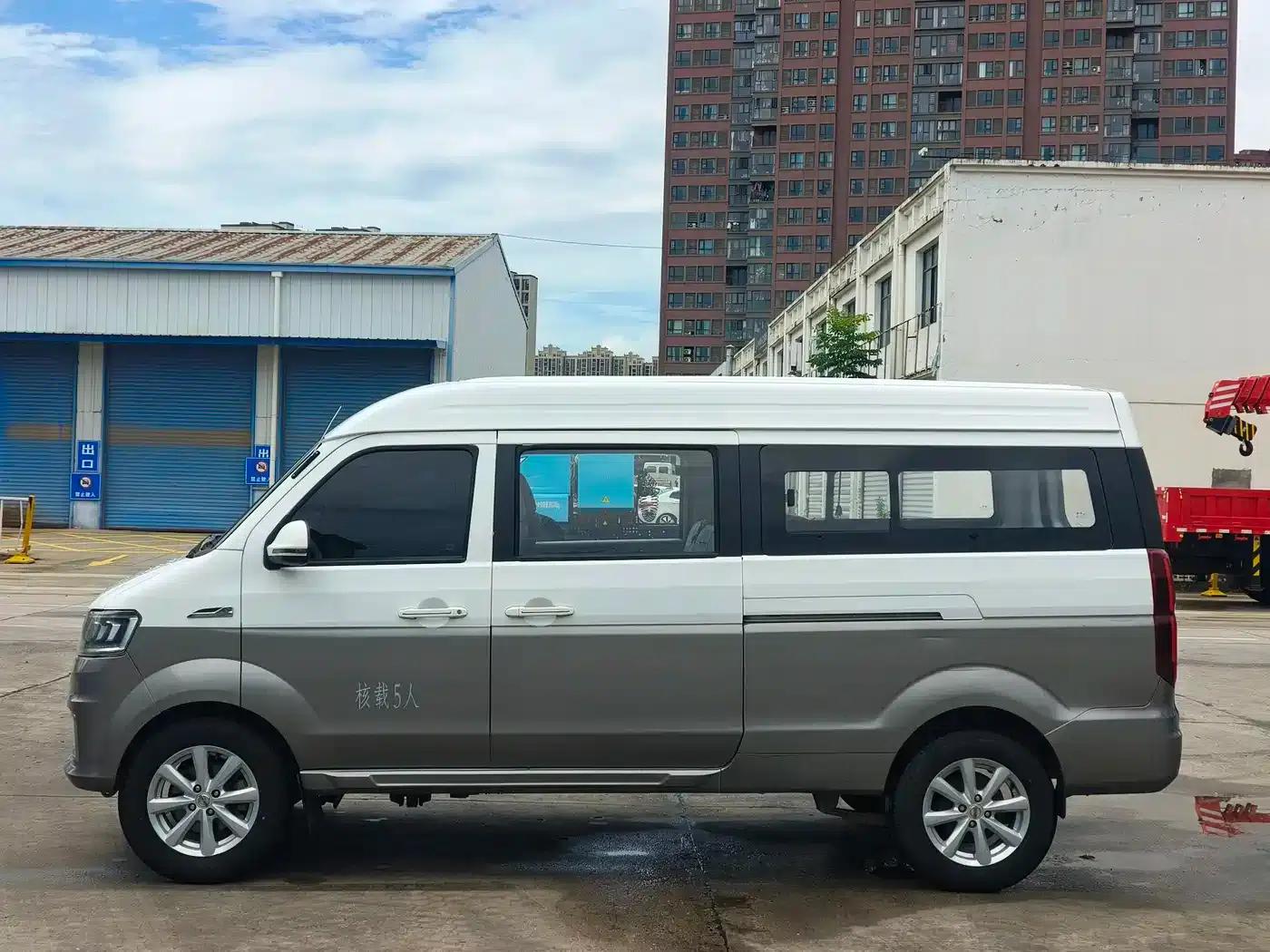 New Hiace S 2021 1.5L Business Central Air Conditioning Van (National VI Emission Standard) SWC15M — миниатюра 4