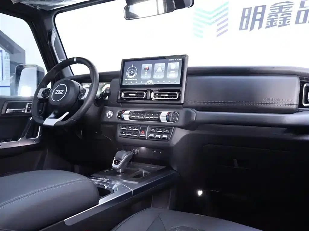 212 T01 2024 Explorer 2.0T — миниатюра 19