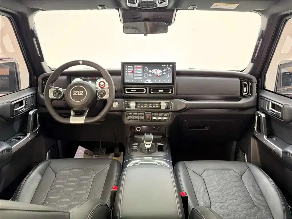 212 T01 2024 Explorer 2.0T — миниатюра 25