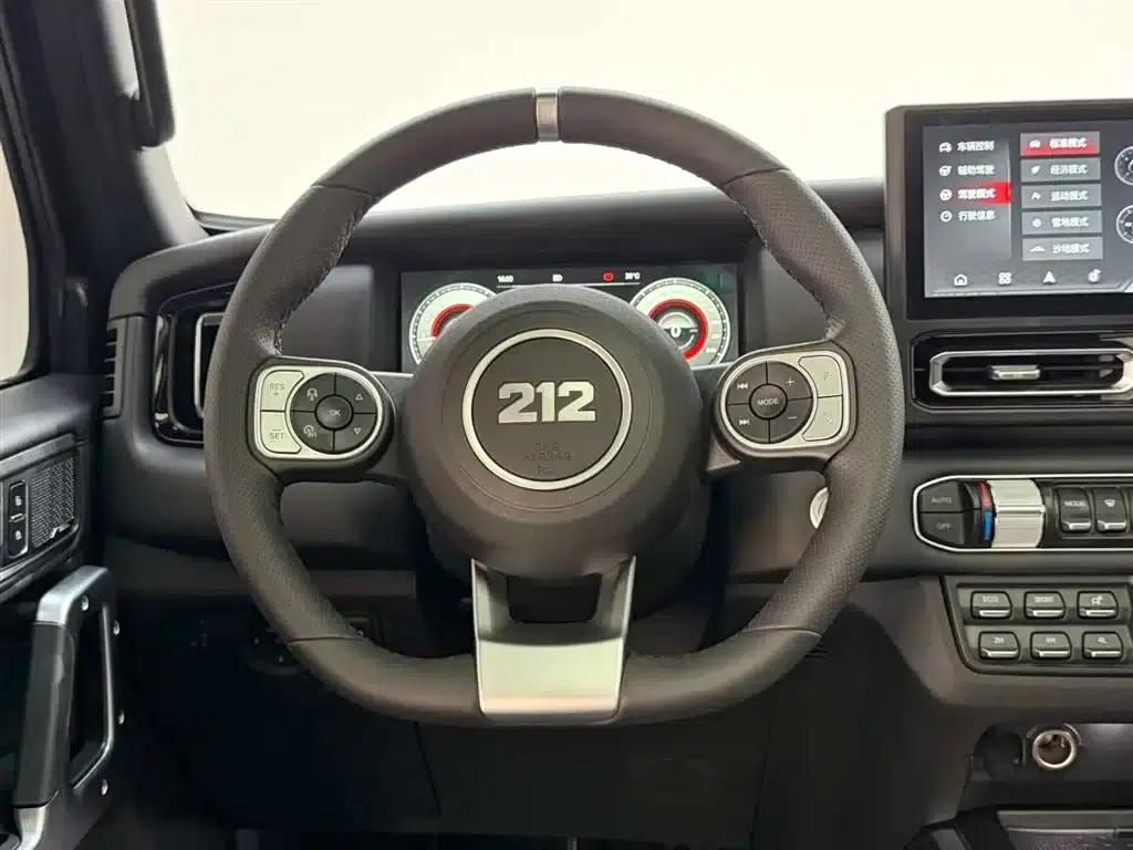 212 T01 2024 Explorer 2.0T — миниатюра 27
