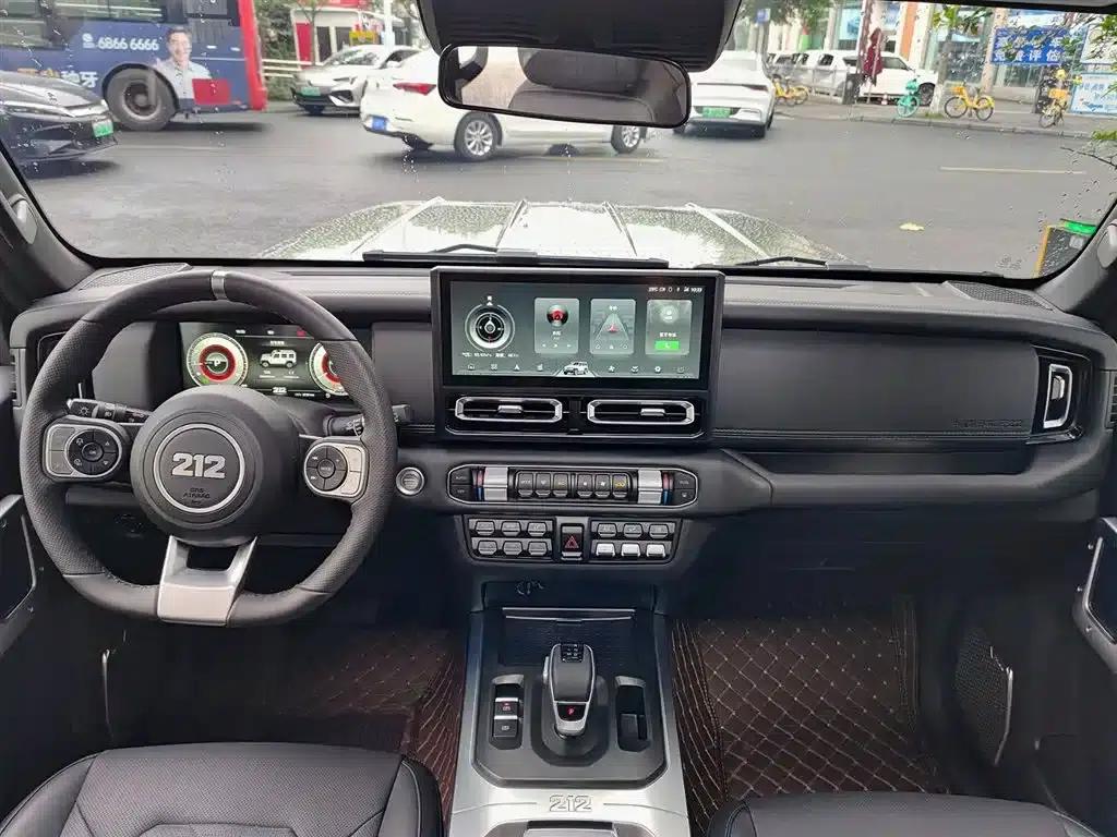 212 T01 2024 Explorer 2.0T — миниатюра 10