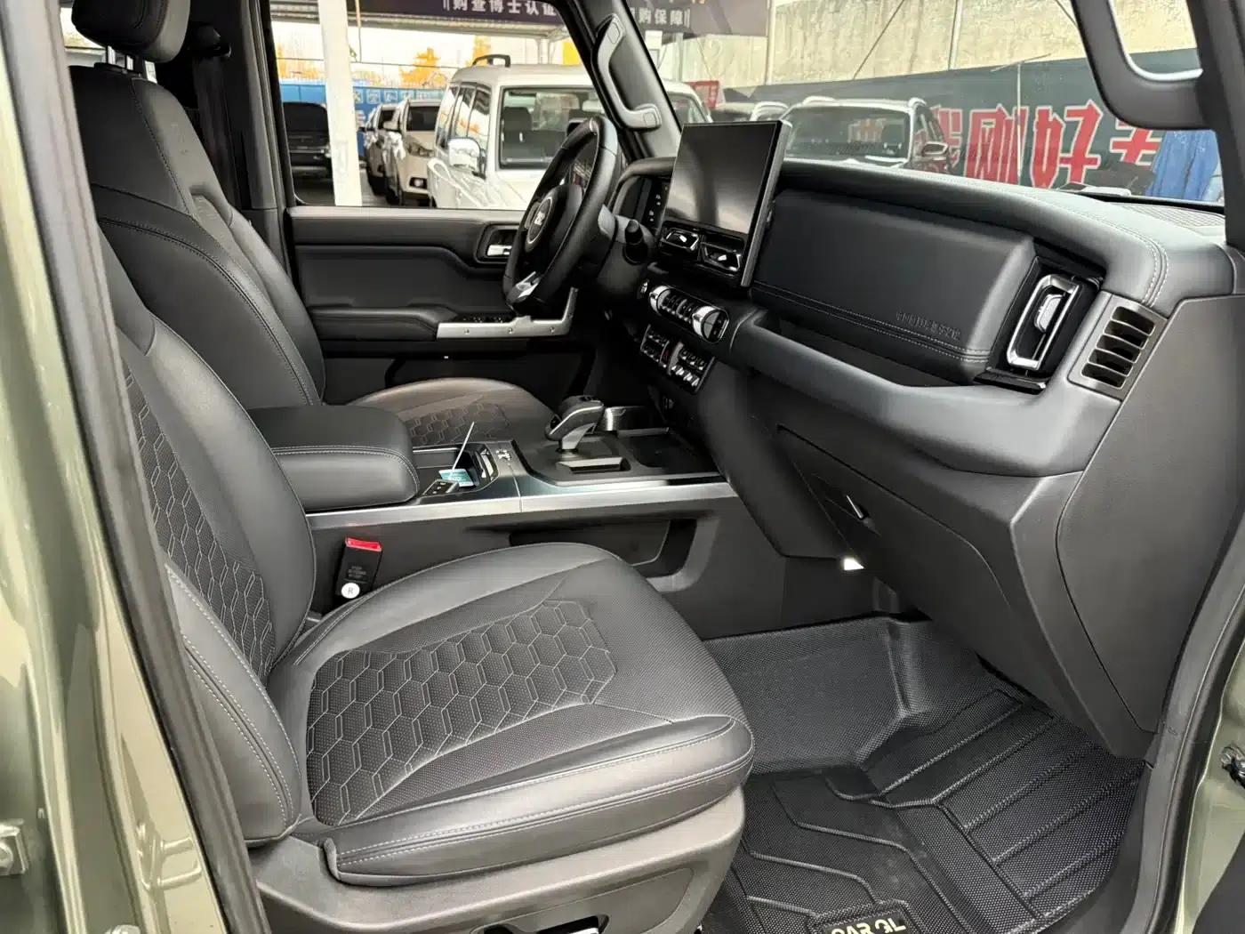 212 T01 2024 Explorer 2.0T — миниатюра 4