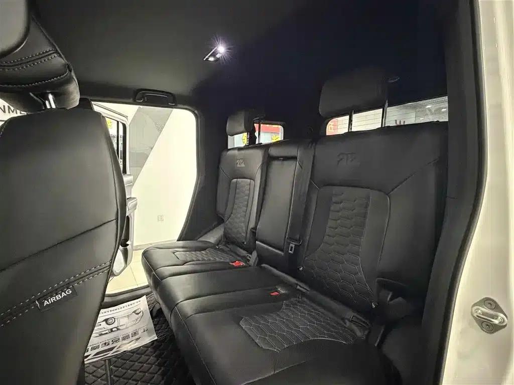 212 T01 2024 Explorer 2.0T — миниатюра 11