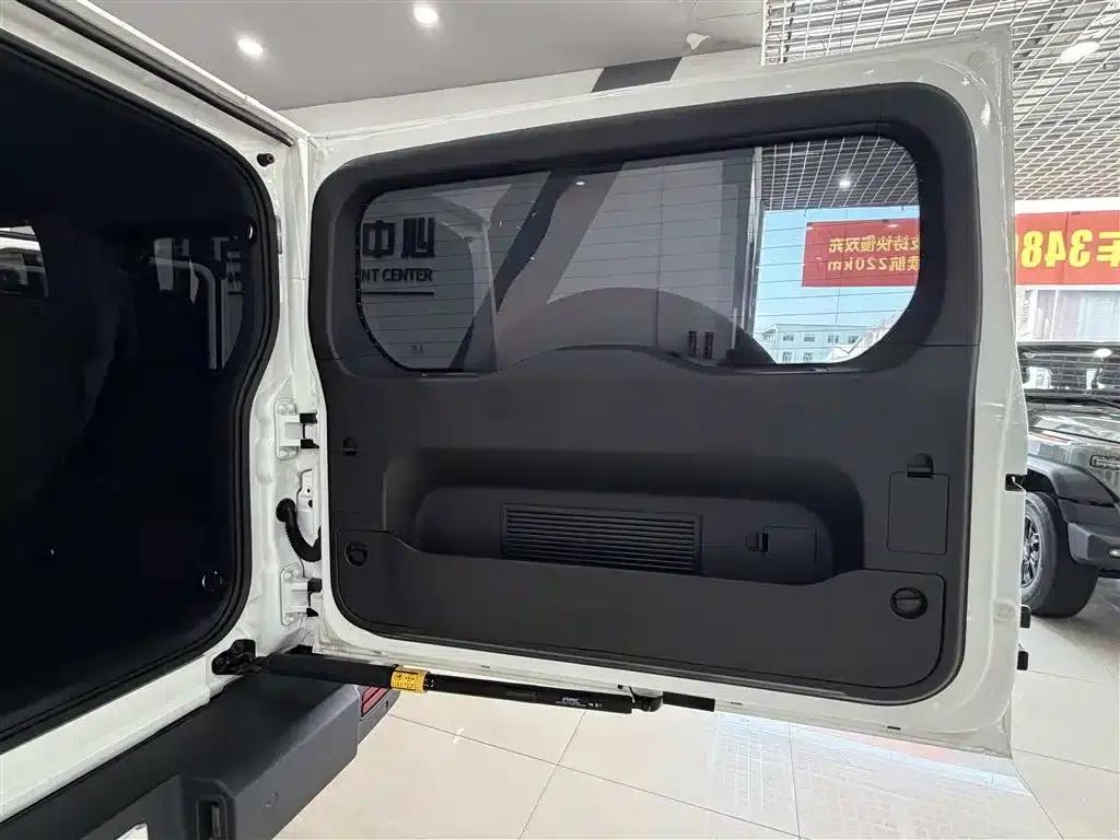 212 T01 2024 Explorer 2.0T — миниатюра 12