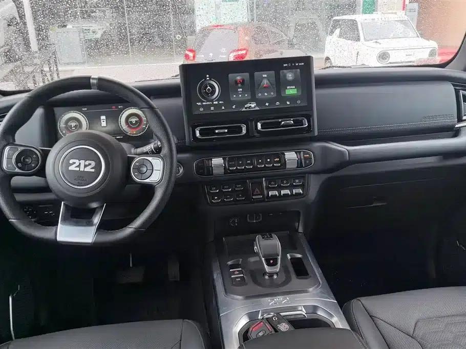 212 T01 2025 Model 2.0T Diesel — миниатюра 12