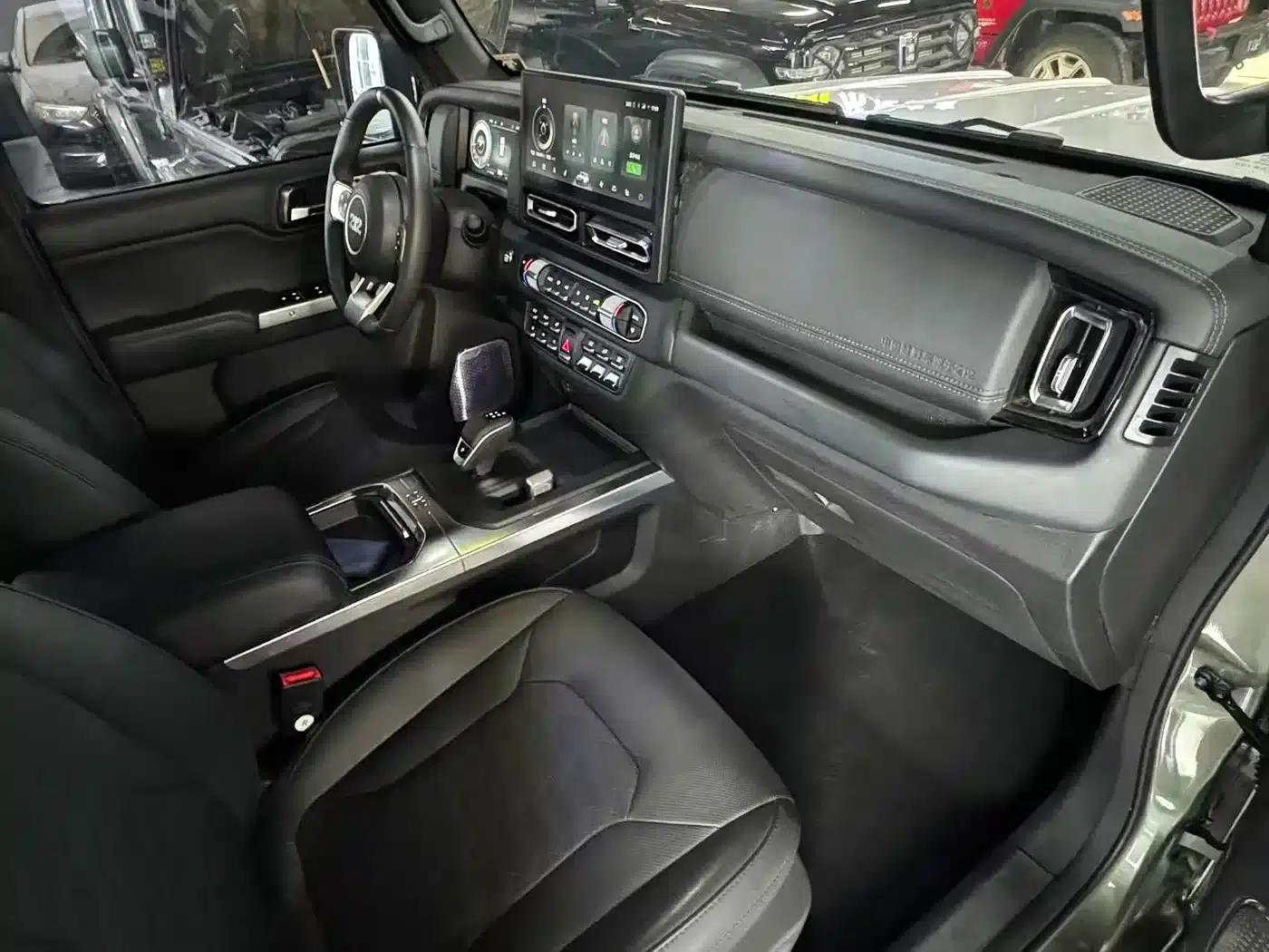 212 T01 2024 Explorer 2.0T — миниатюра 11
