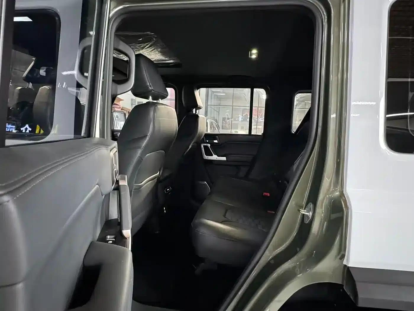 212 T01 2024 Explorer 2.0T — миниатюра 8
