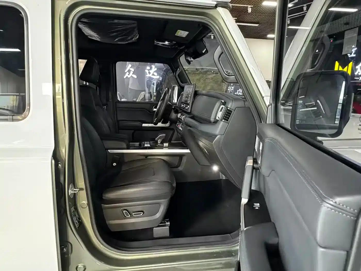 212 T01 2024 Explorer 2.0T — миниатюра 9