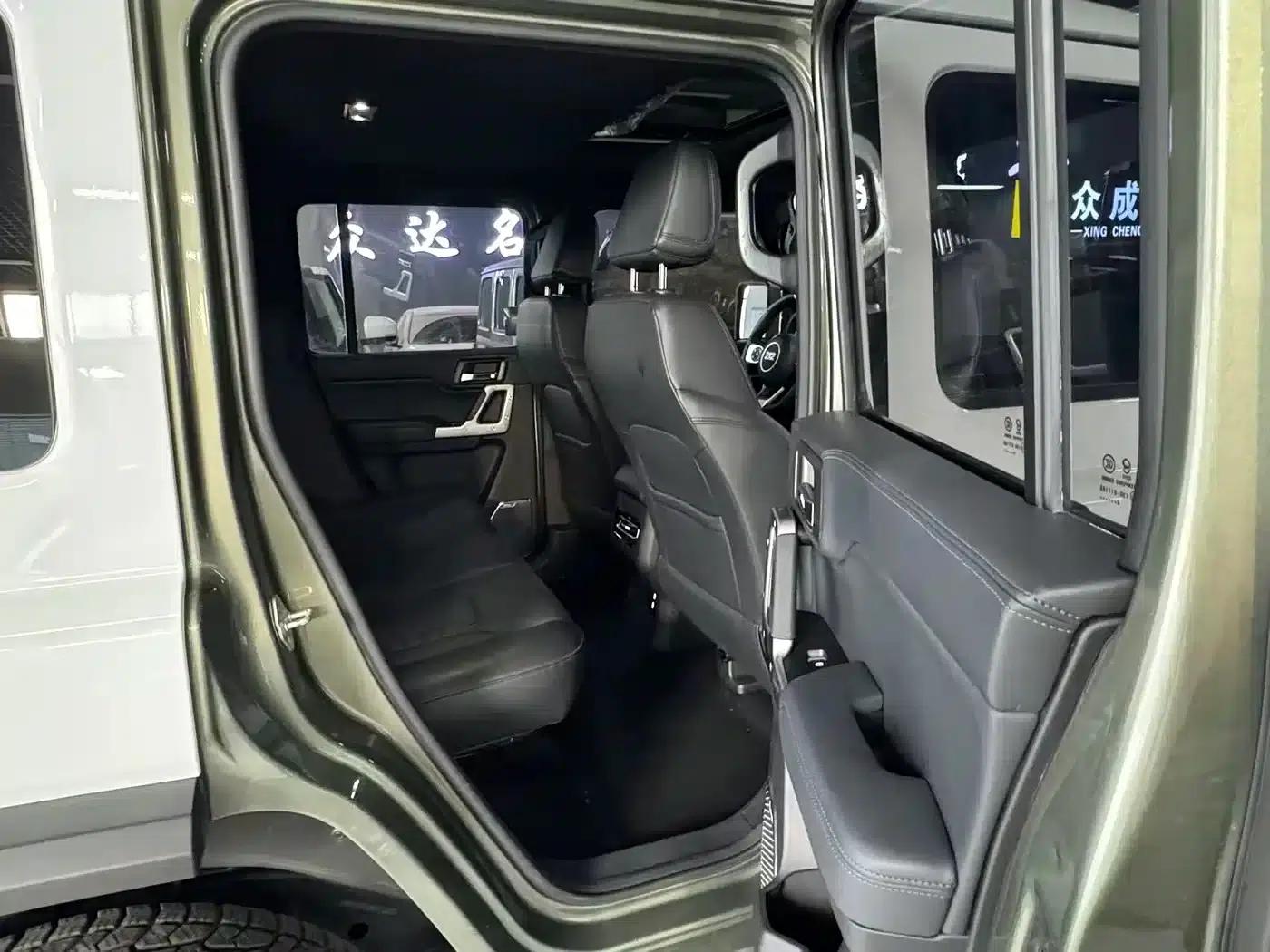 212 T01 2024 Explorer 2.0T — миниатюра 10