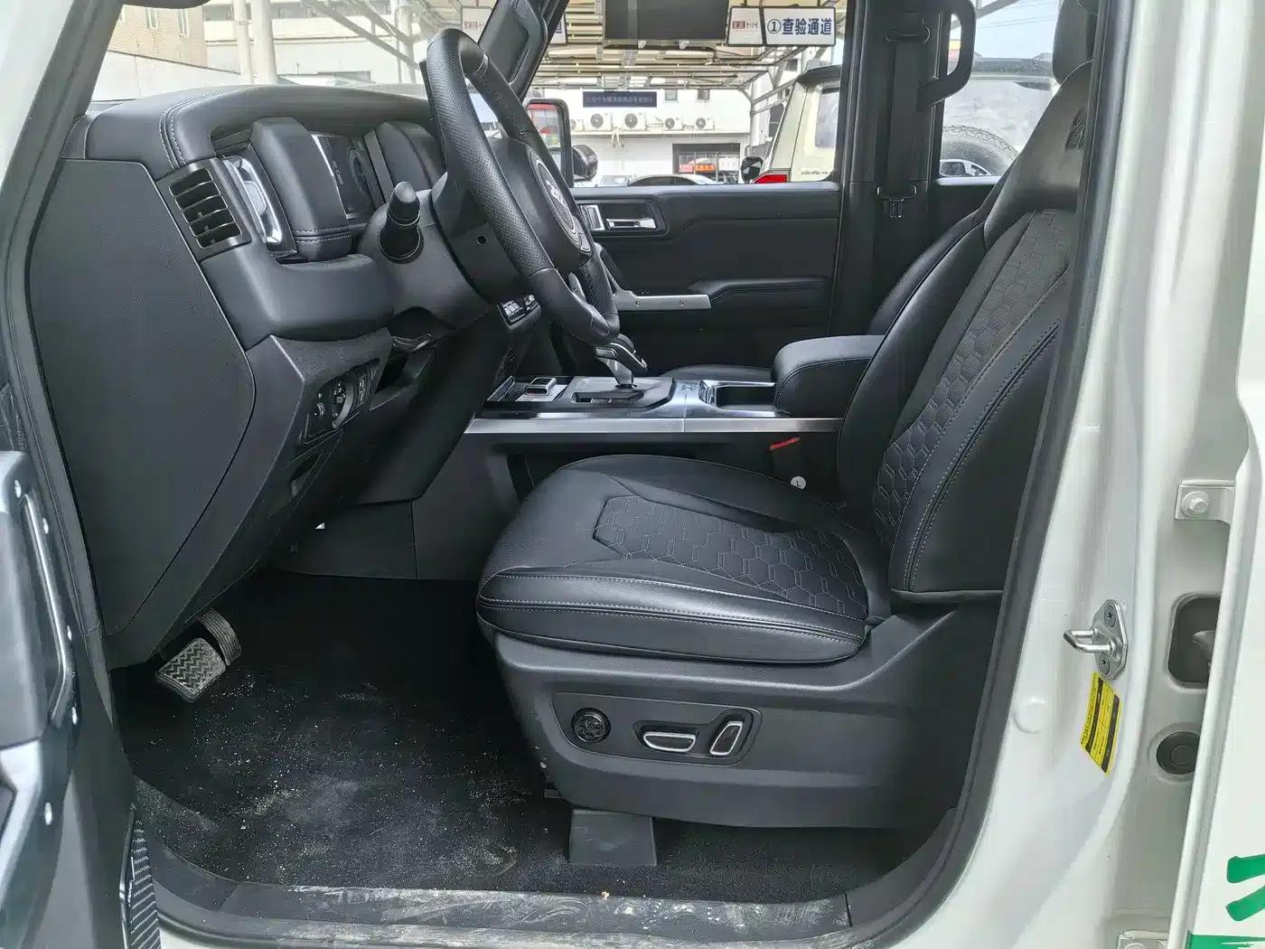 212 T01 2024 Explorer 2.0T — миниатюра 6