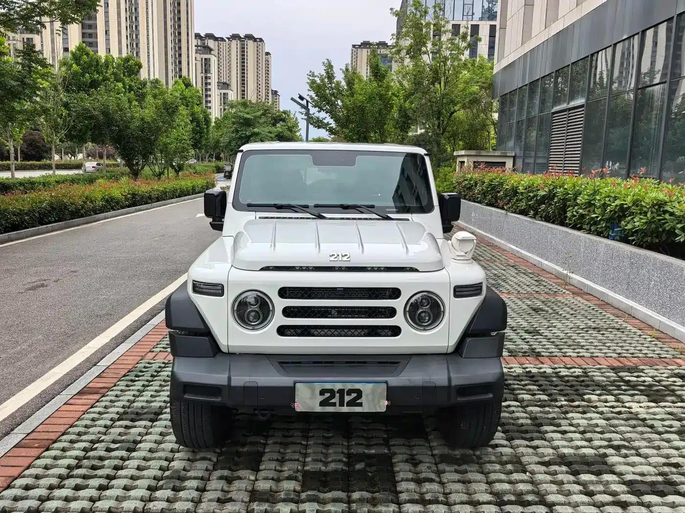 212 T01 2024 Model 2.0T Mechanic — миниатюра 2