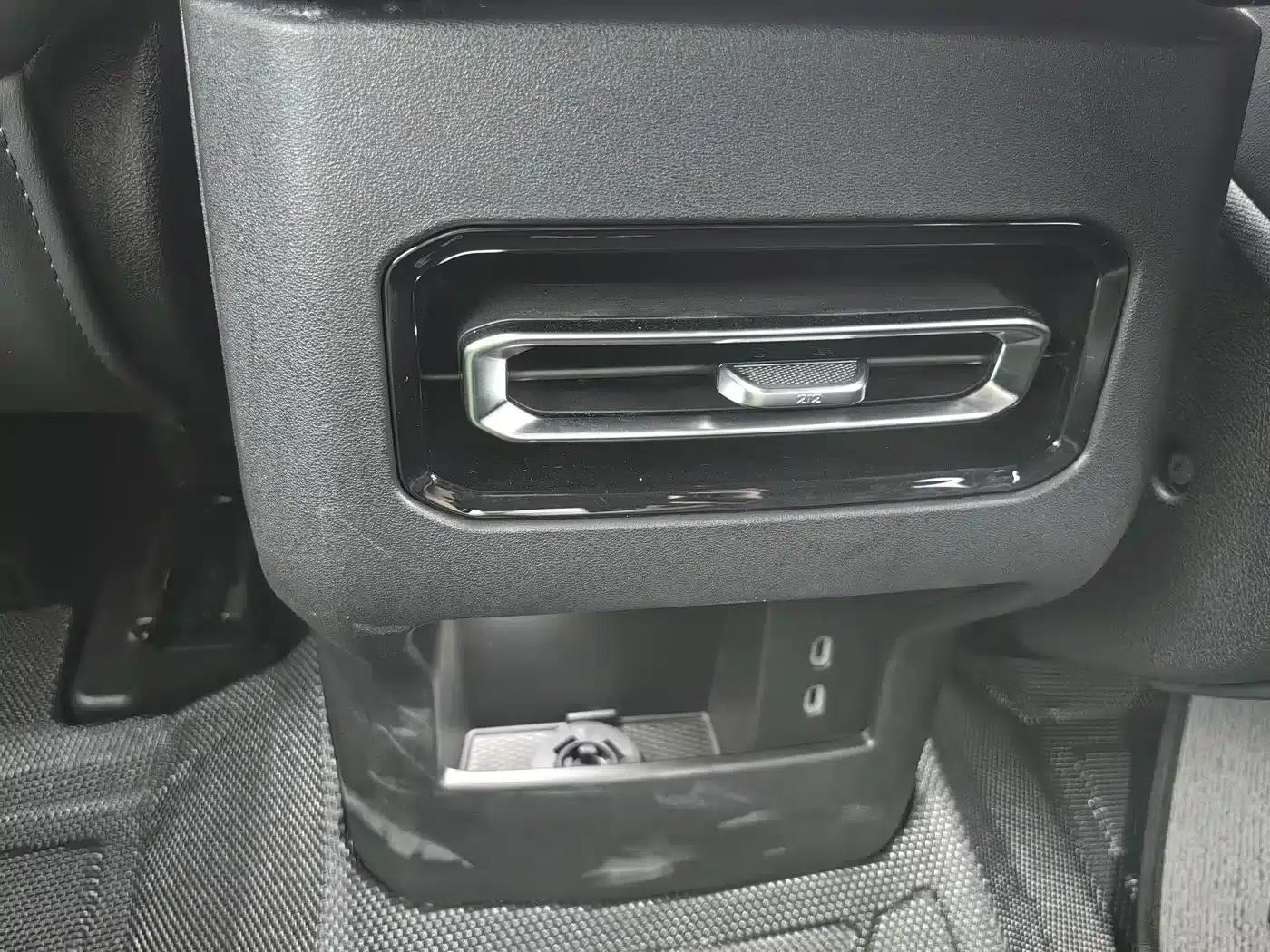 212 T01 2024 Explorer 2.0T — миниатюра 10