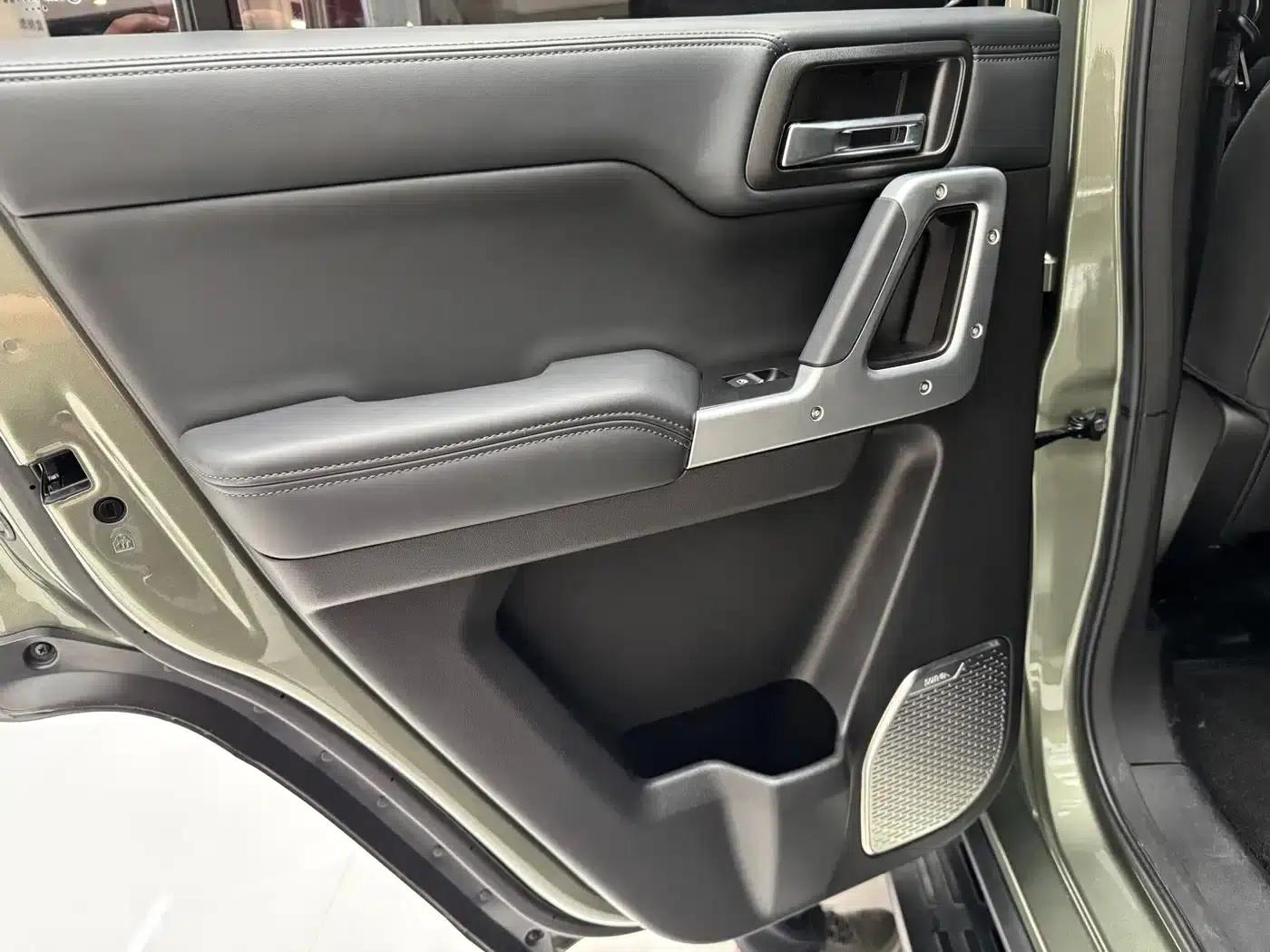 212 T01 2024 Explorer 2.0T — миниатюра 11