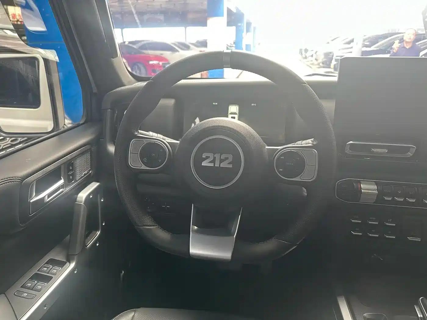 212 T01 2024 Model 2.0T Mechanic — миниатюра 11