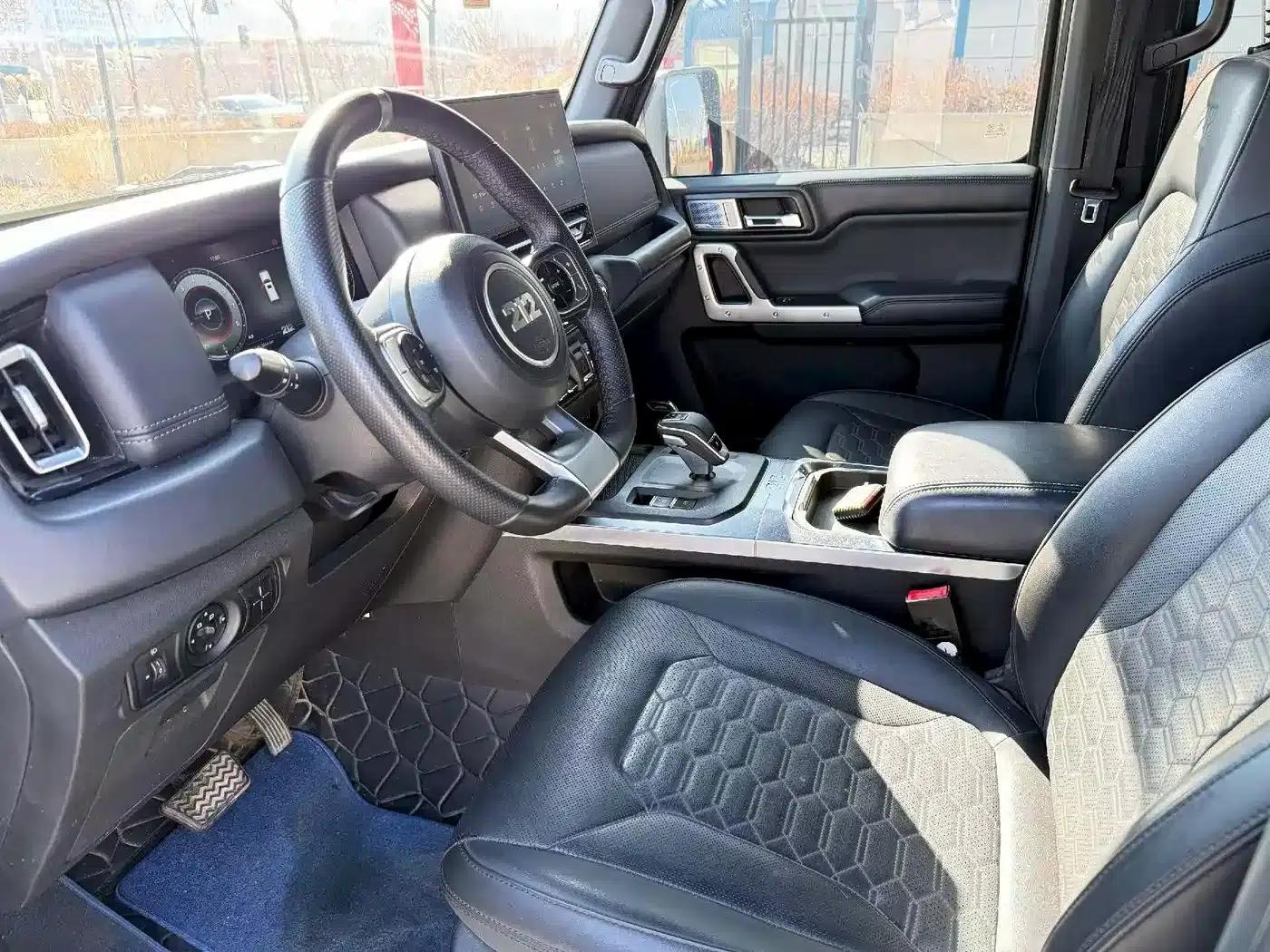 212 T01 2024 Explorer 2.0T — миниатюра 4