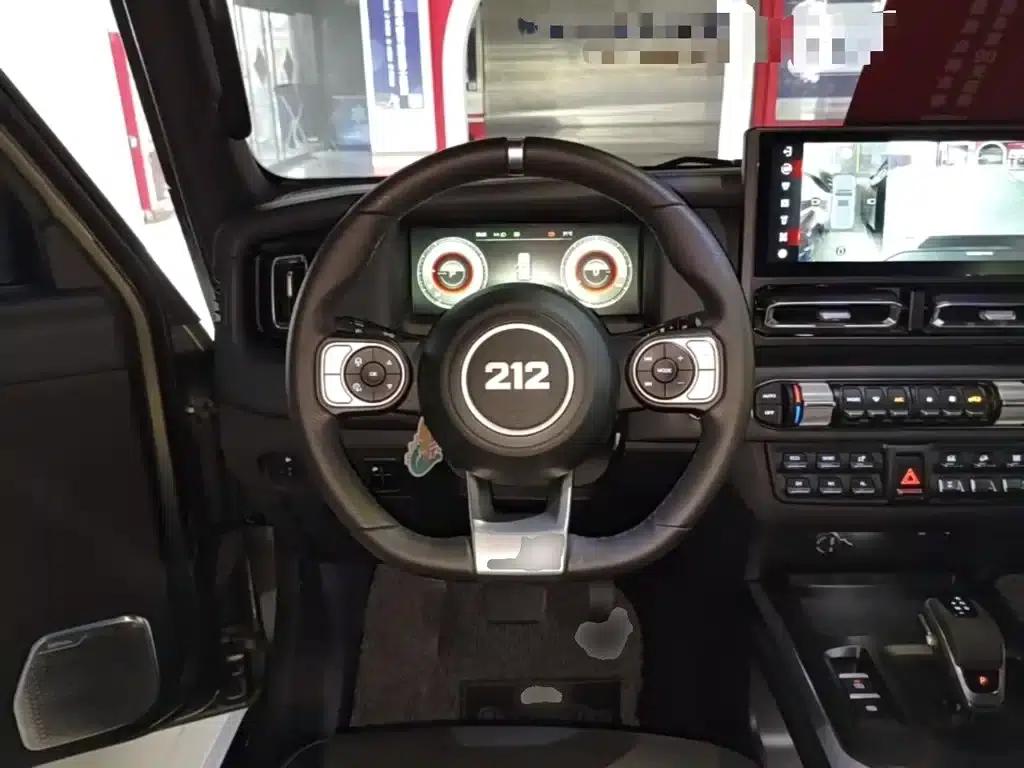 212 T01 2024 Explorer 2.0T — миниатюра 11