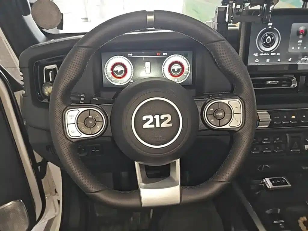 212 T01 2024 Model 2.0T Mechanic — миниатюра 11