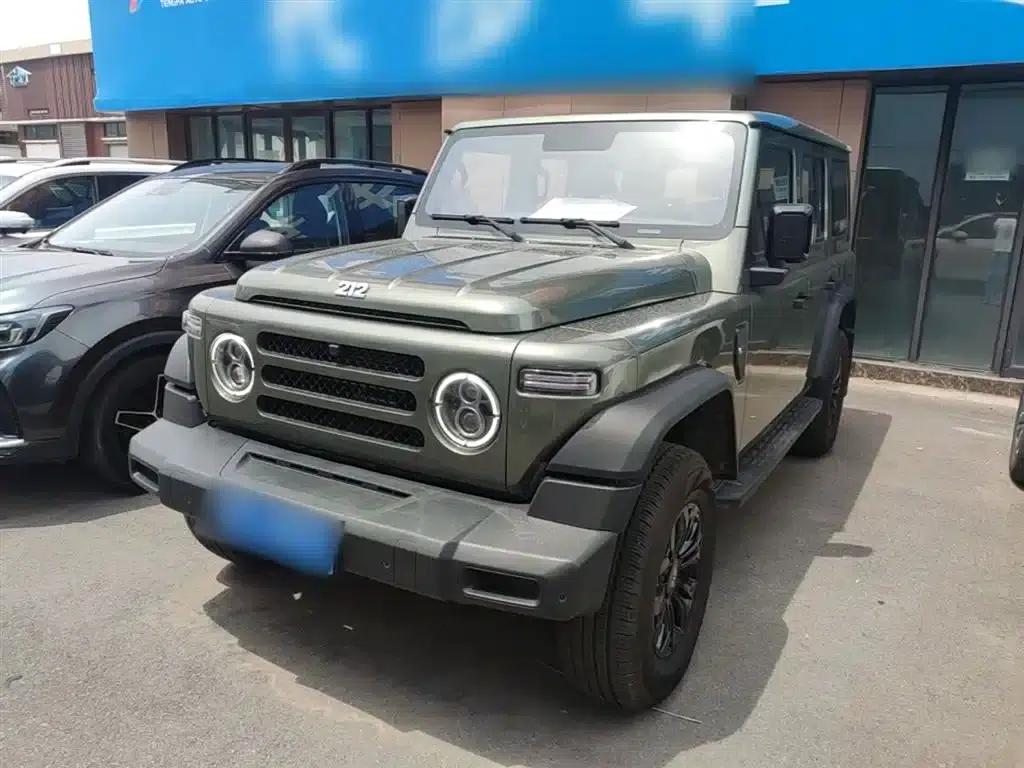 212 T01 2024 Model 2.0T Mechanic — миниатюра 1