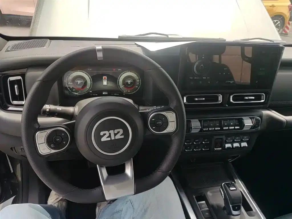 212 T01 2024 Model 2.0T Mechanic — миниатюра 10