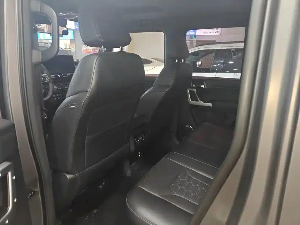 212 T01 2024 Explorer 2.0T — миниатюра 17