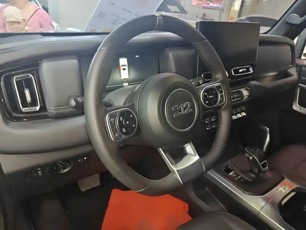 212 T01 2024 Explorer 2.0T — миниатюра 4