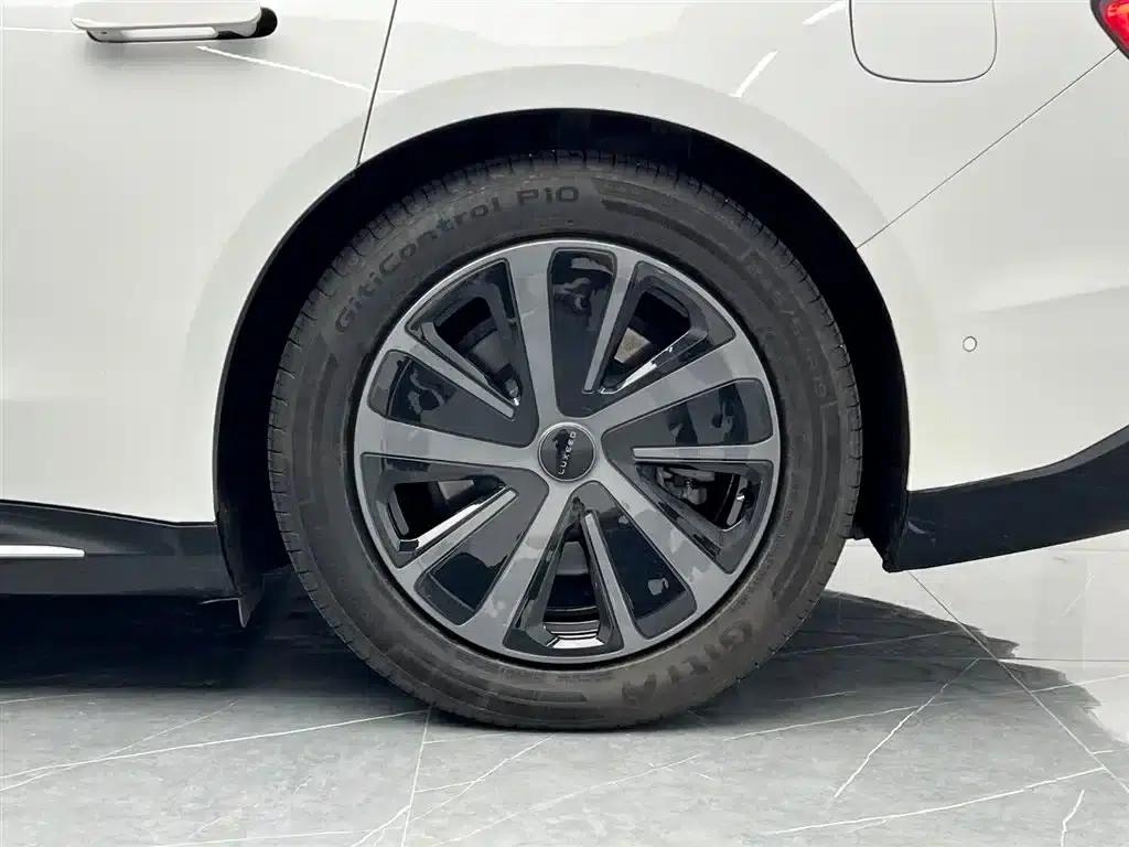 Zhijie S7 2024 Max Rear-Wheel Drive Long-Range Intelligent Driving Edition — миниатюра 26